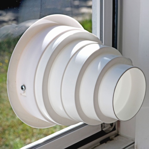 Adaptateur universel à étages pour tuyaux